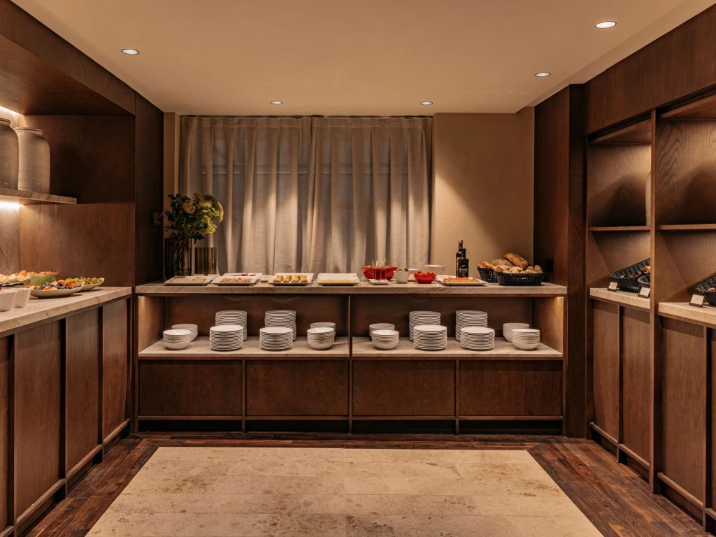 The Caesar Hotel 4* London The Caesar Hotel 4* London