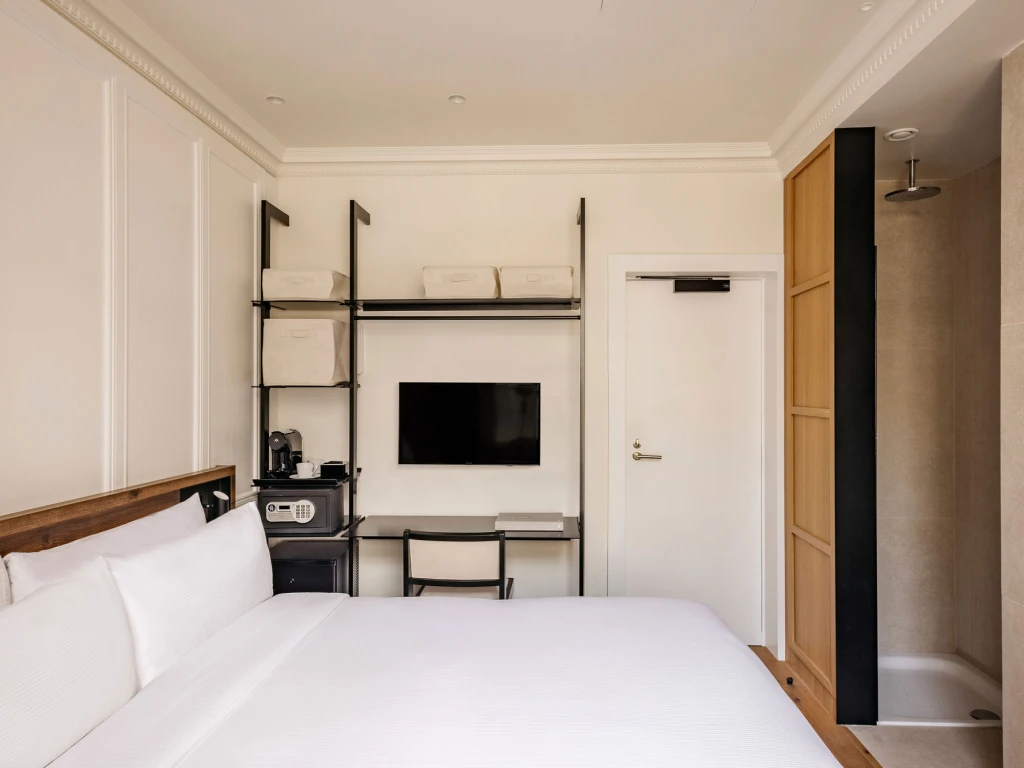 The Caesar Hotel 4* London The Caesar Hotel 4* London