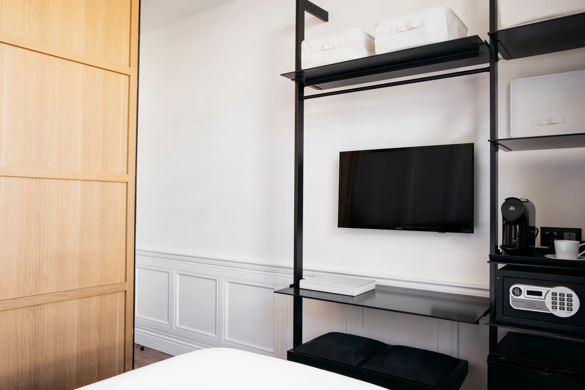 The Caesar Hotel 4* London