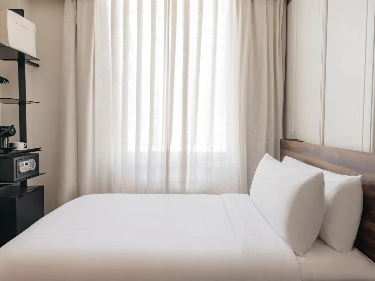 The Caesar Hotel 4* London The Caesar Hotel 4* London