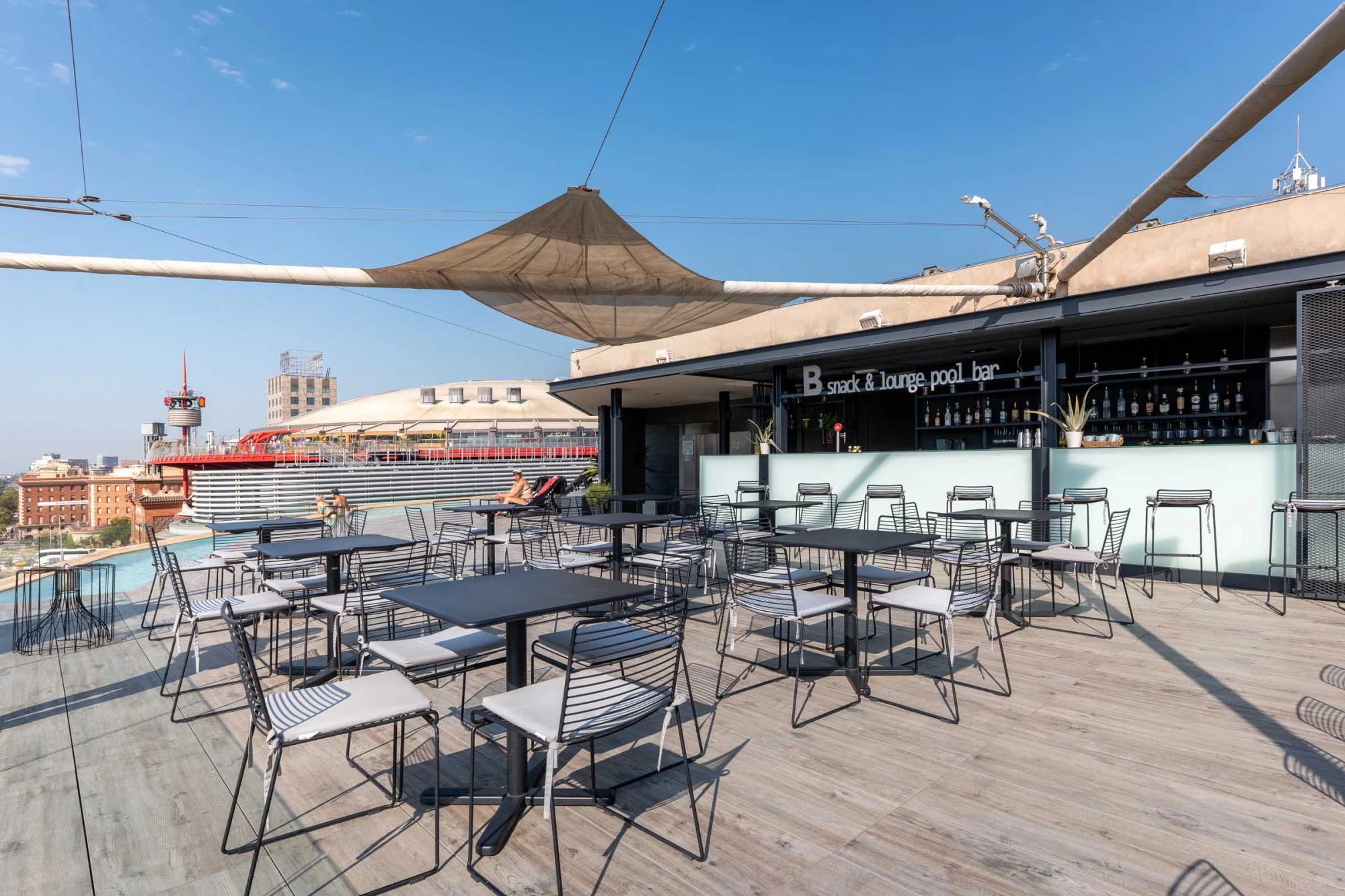 B_Pool Bar - Lounge & Terraza | B-Hotel