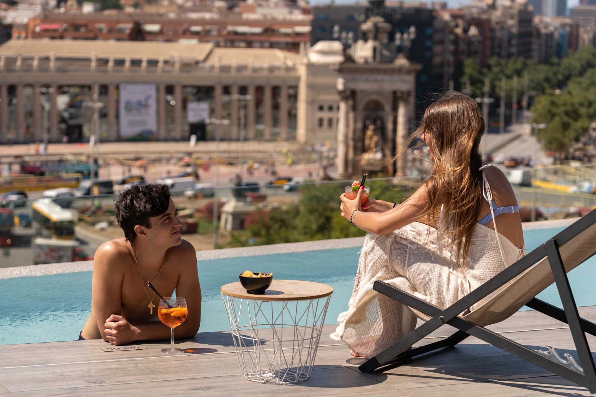 Vistas panorámicas B_Pool | Piscina Rooftop BCN