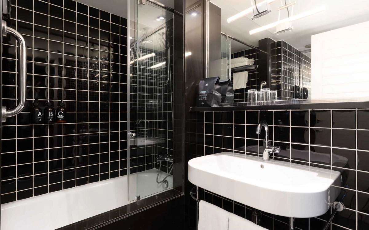 Baño - Habitación Doble | Hotel Europark Baño - Habitación Doble | Hotel Europark