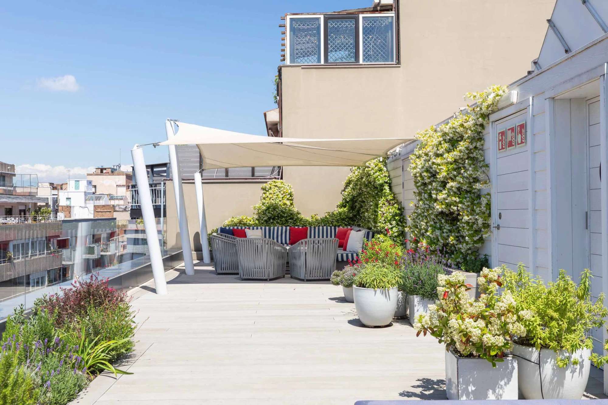 Urban Beach Club | Seventy Barcelona