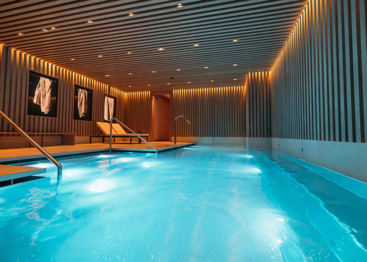 Piscina interior - Seventy Spa Barcelona Piscina interior - Seventy Spa Barcelona