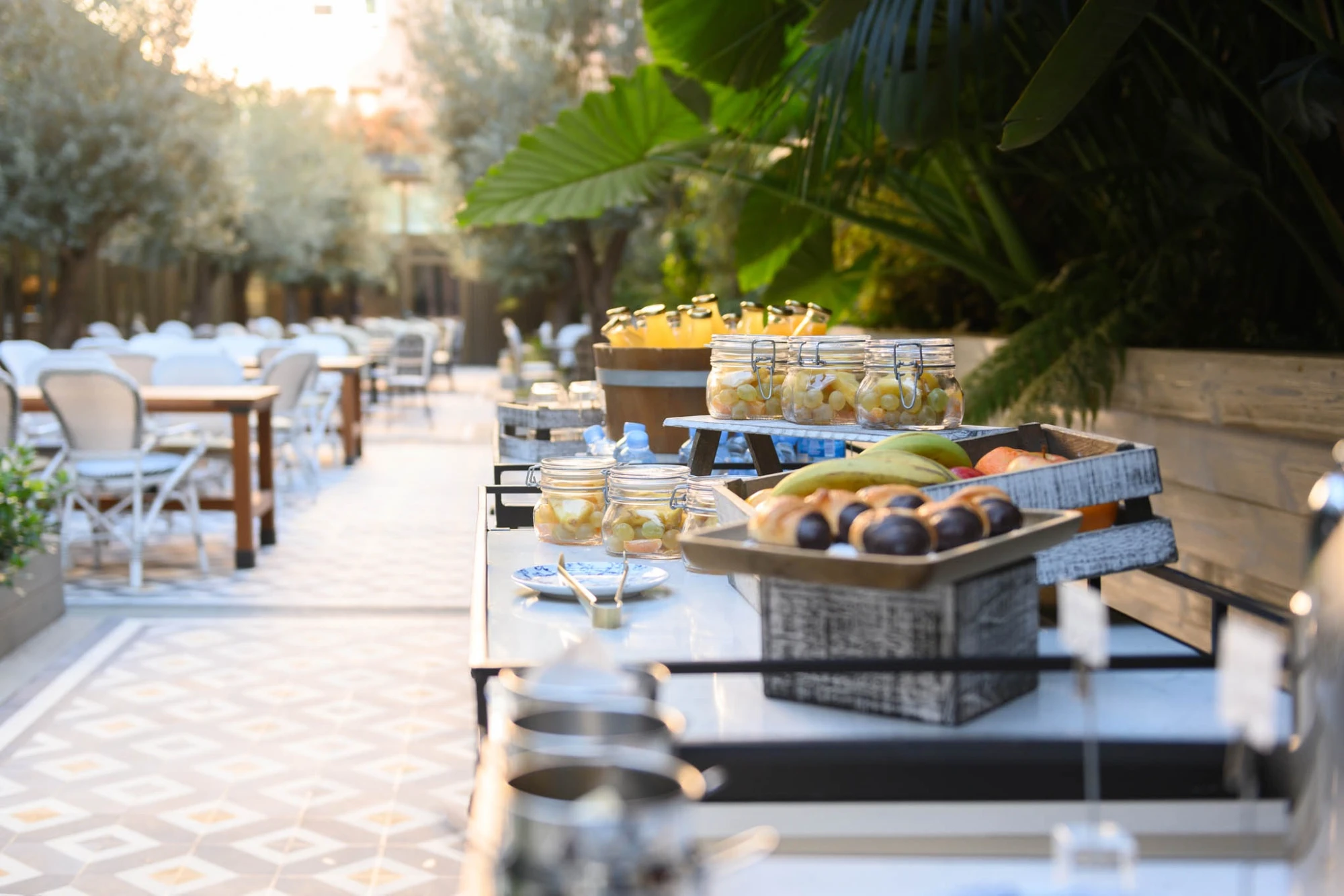 Coffee Breaks | The Twins - Seventy Barcelona