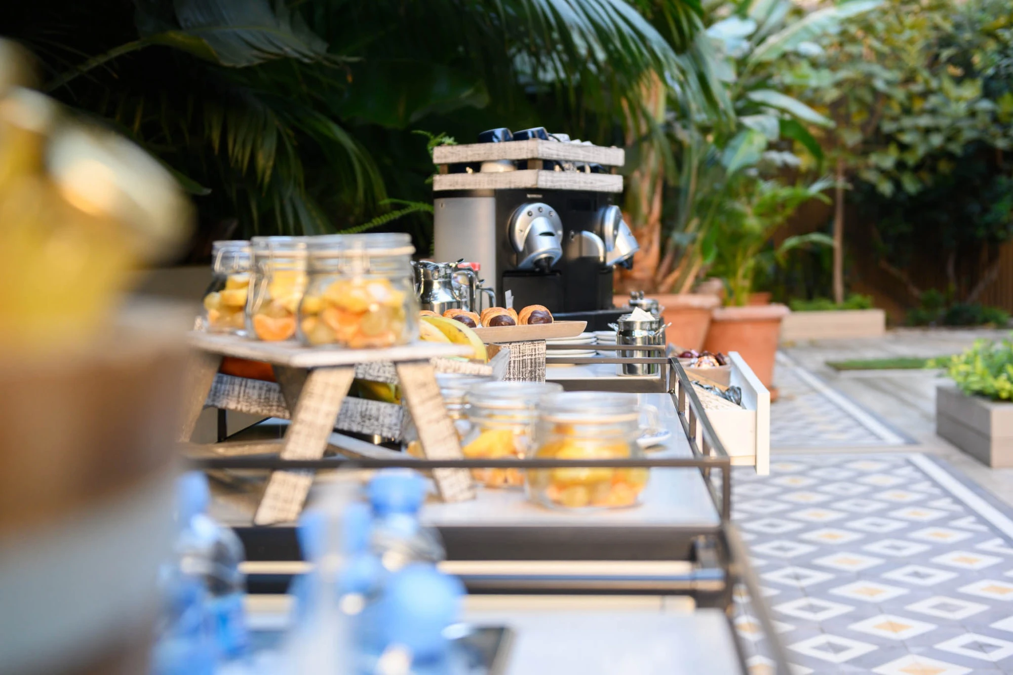 Coffee Breaks | The Patio - Seventy Barcelona