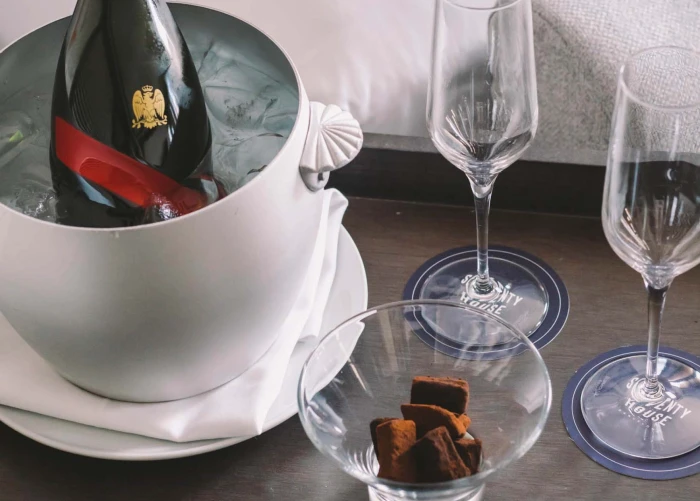 Botella de Cava & Trufas | Seventy Barcelona Botella de Cava & Trufas | Seventy Barcelona