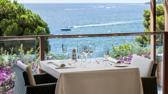 Restaurante con vistas al mar