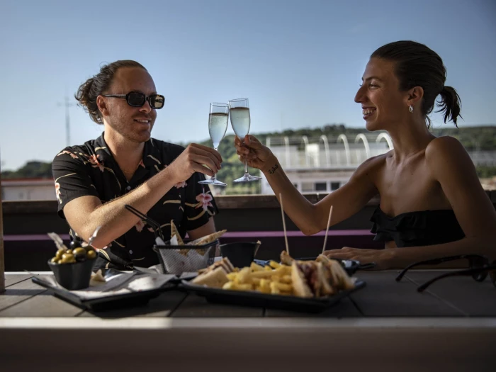 Tapas & Cócteles | Terraza - TUniversal Barcelona Tapas & Cócteles | Terraza - TUniversal Barcelona