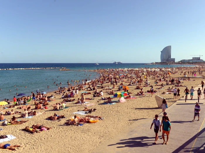 Playa de la Barceloneta Playa de la Barceloneta