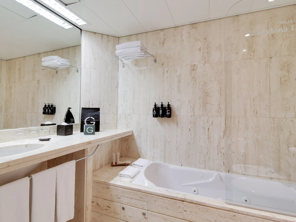 Baño - Jr Suite | Hotel BCN Universal Baño - Jr Suite | Hotel Barcelona Universal