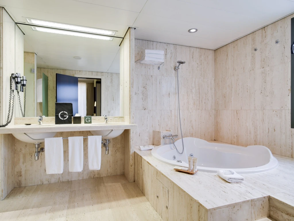 Jacuzzi Suite Skyline | Hotel BCN Universal Jacuzzi Suite Skyline | Hotel Barcelona Universal