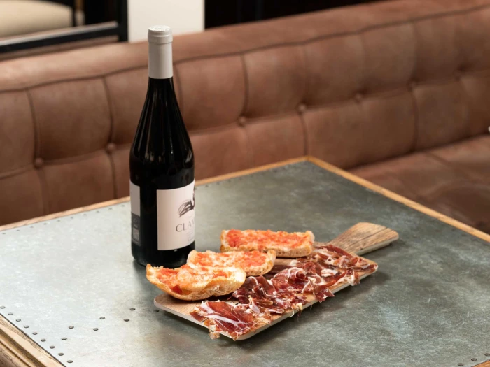 Maridaje de Jamón y Vino - Hotel BCN Universal Maridaje de Jamón y Vino - Hotel BCN Universal