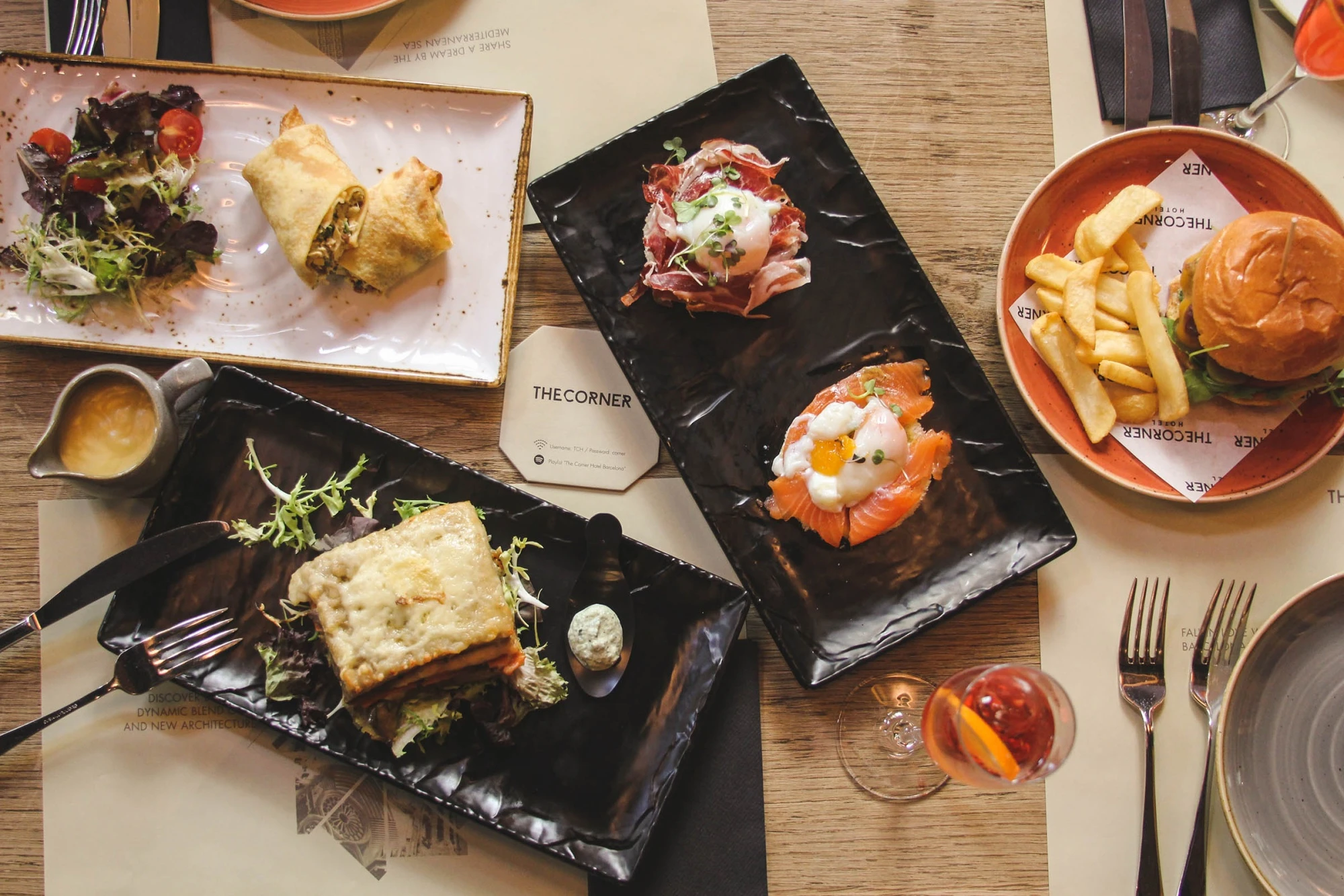 The Corner Bar | The Corner Hotel BCN