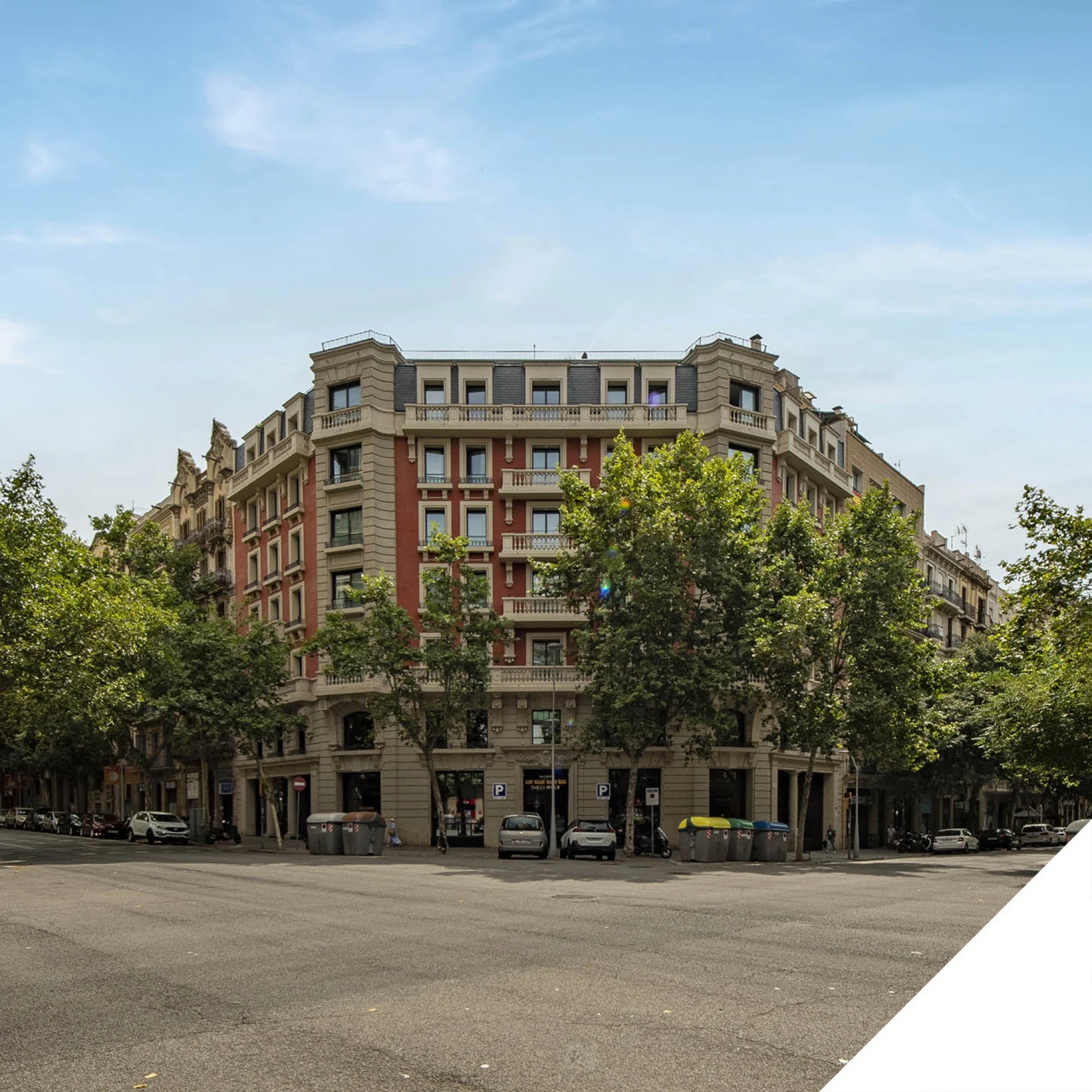 Cómo llegar a The Corner Hotel Barcelona