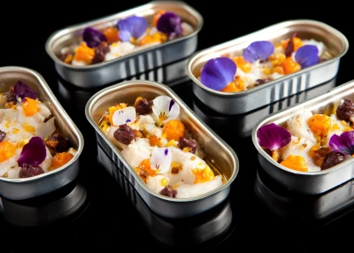 lascas-de-bacalao-con-olivada-kikos-y-mango-2-.jpg