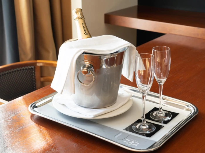 Botella de cava Brut Nature | U232 Hotel Barcelona Botella de cava Brut Nature | U232 Hotel Barcelona