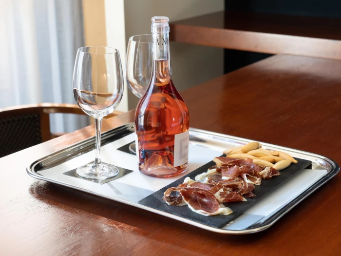Maridaje Jamón & Vino | U232 Hotel Barcelona Maridaje Jamón & Vino | U232 Hotel Barcelona
