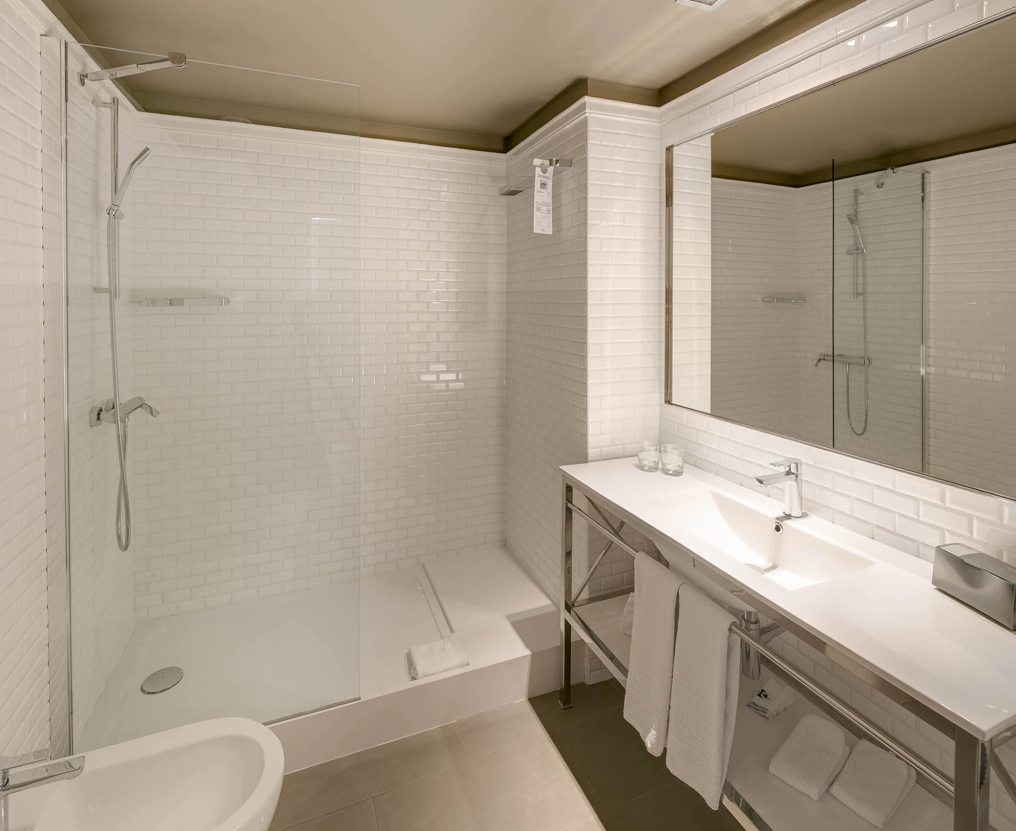 Baño - Basic | Hotel Granvia