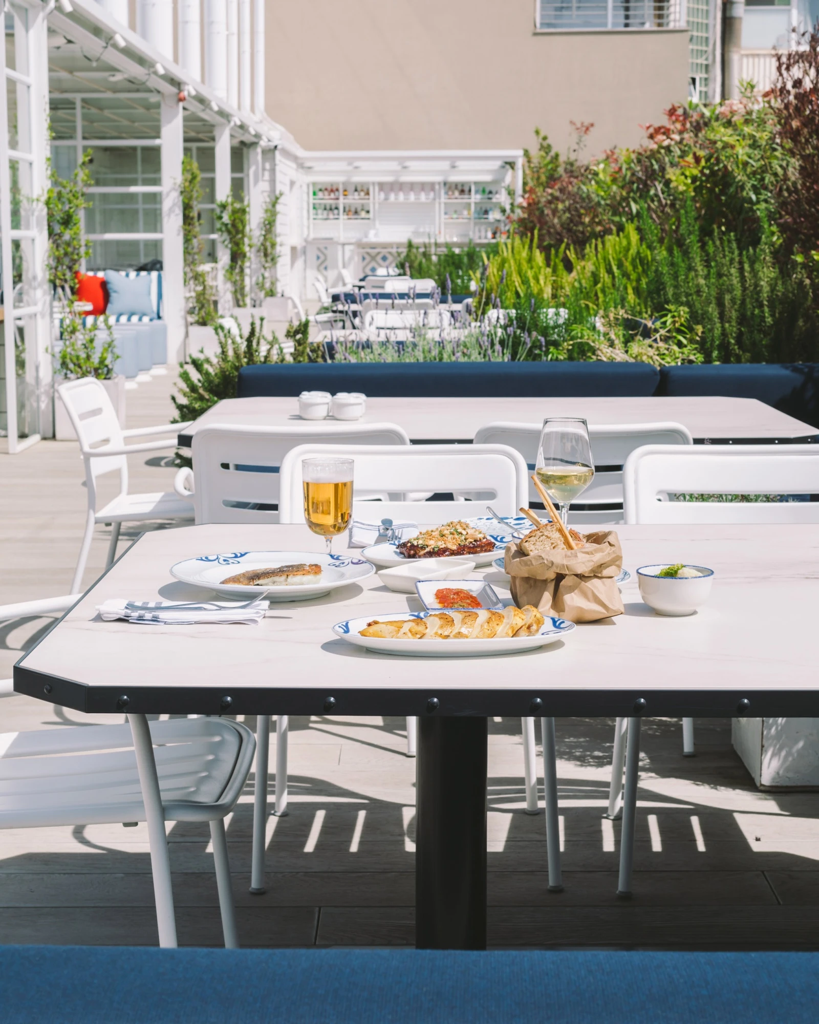 Gastro | Urban Beach Club - Seventy Barcelona