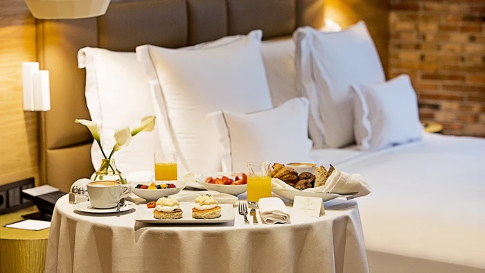 DESAYUNO IN ROOM DESAYUNO IN ROOM