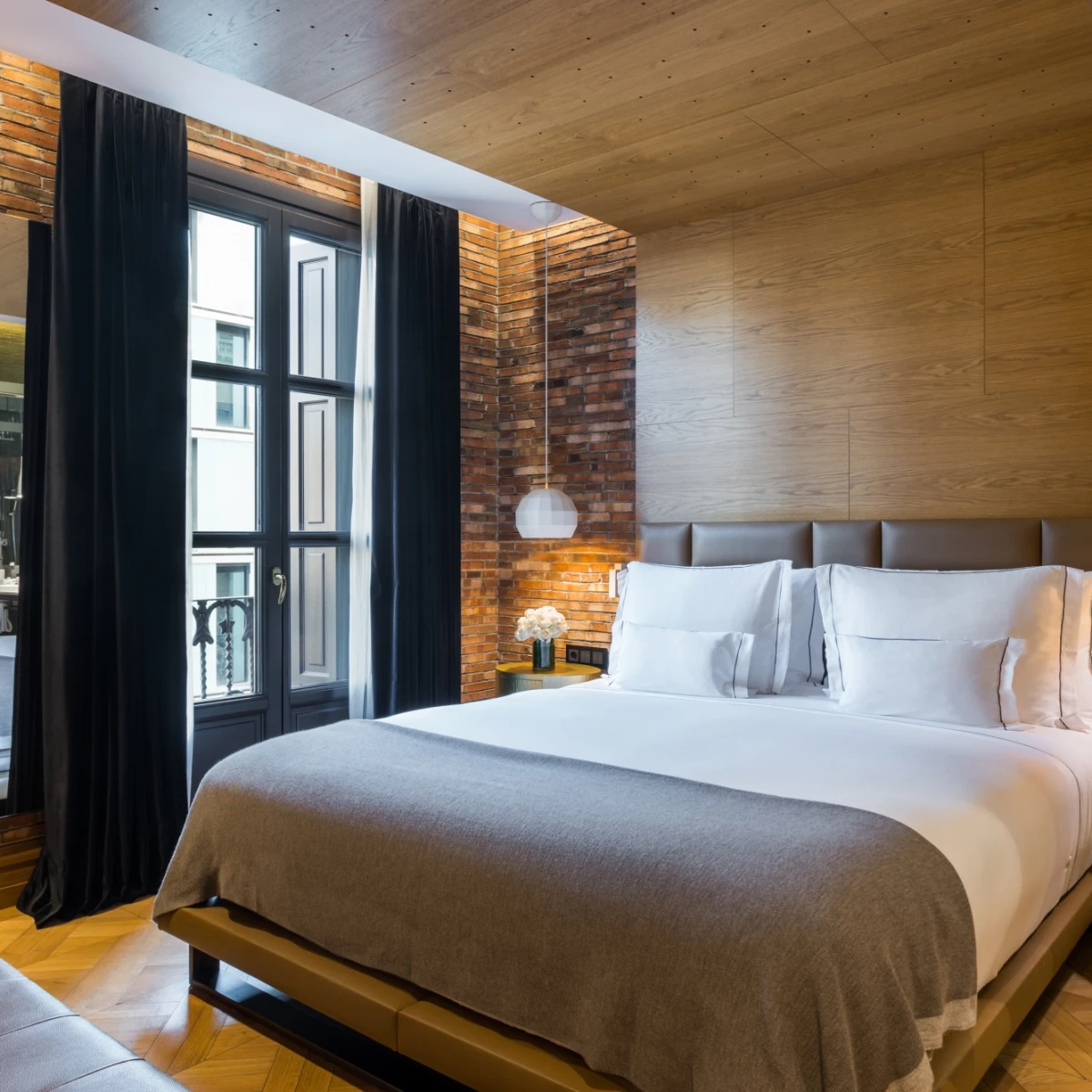 MH SUITE MONUMENT 851050 MH SUITE MONUMENT 851050