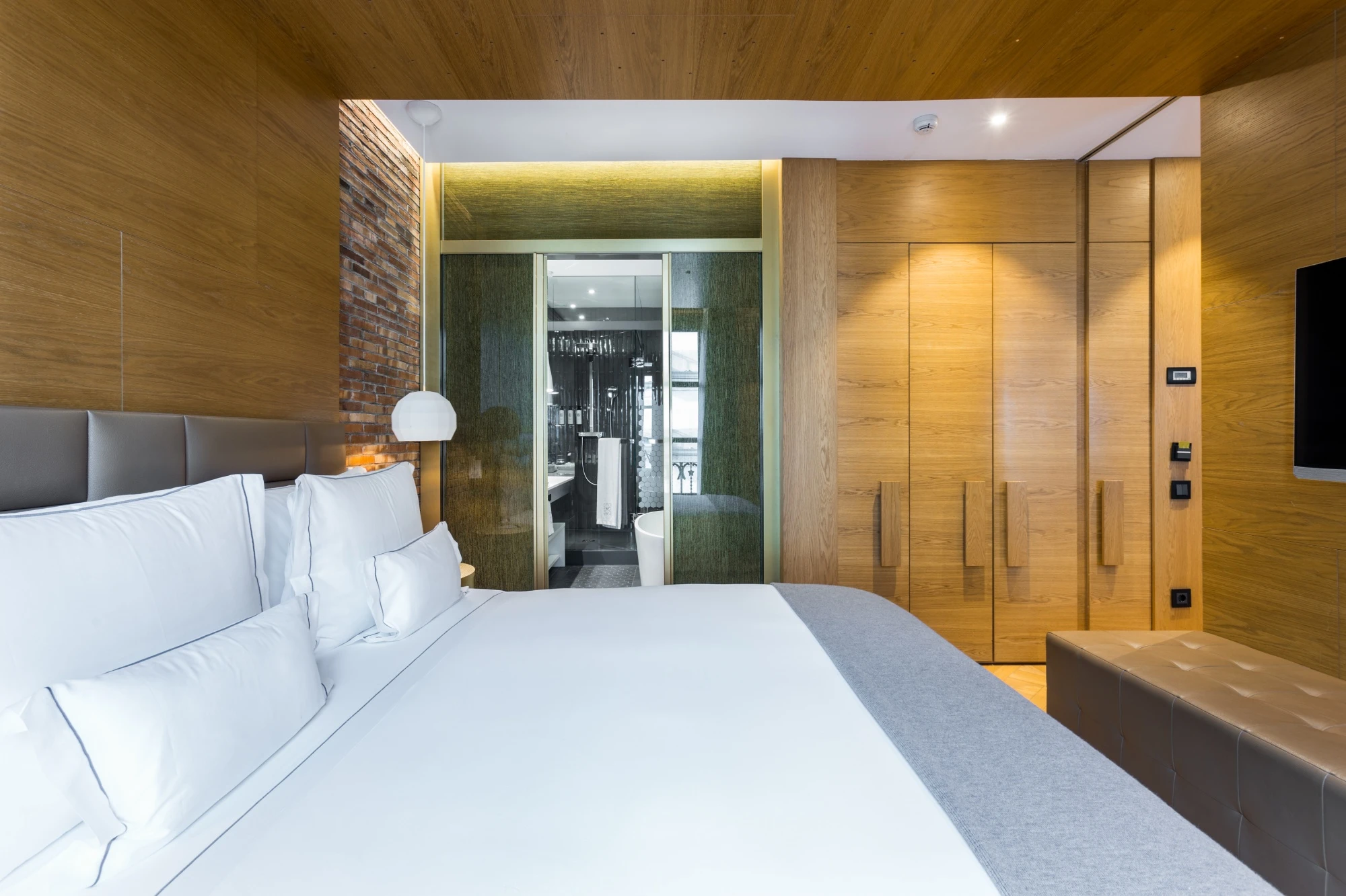 MH SUITE MONUMENT 851053