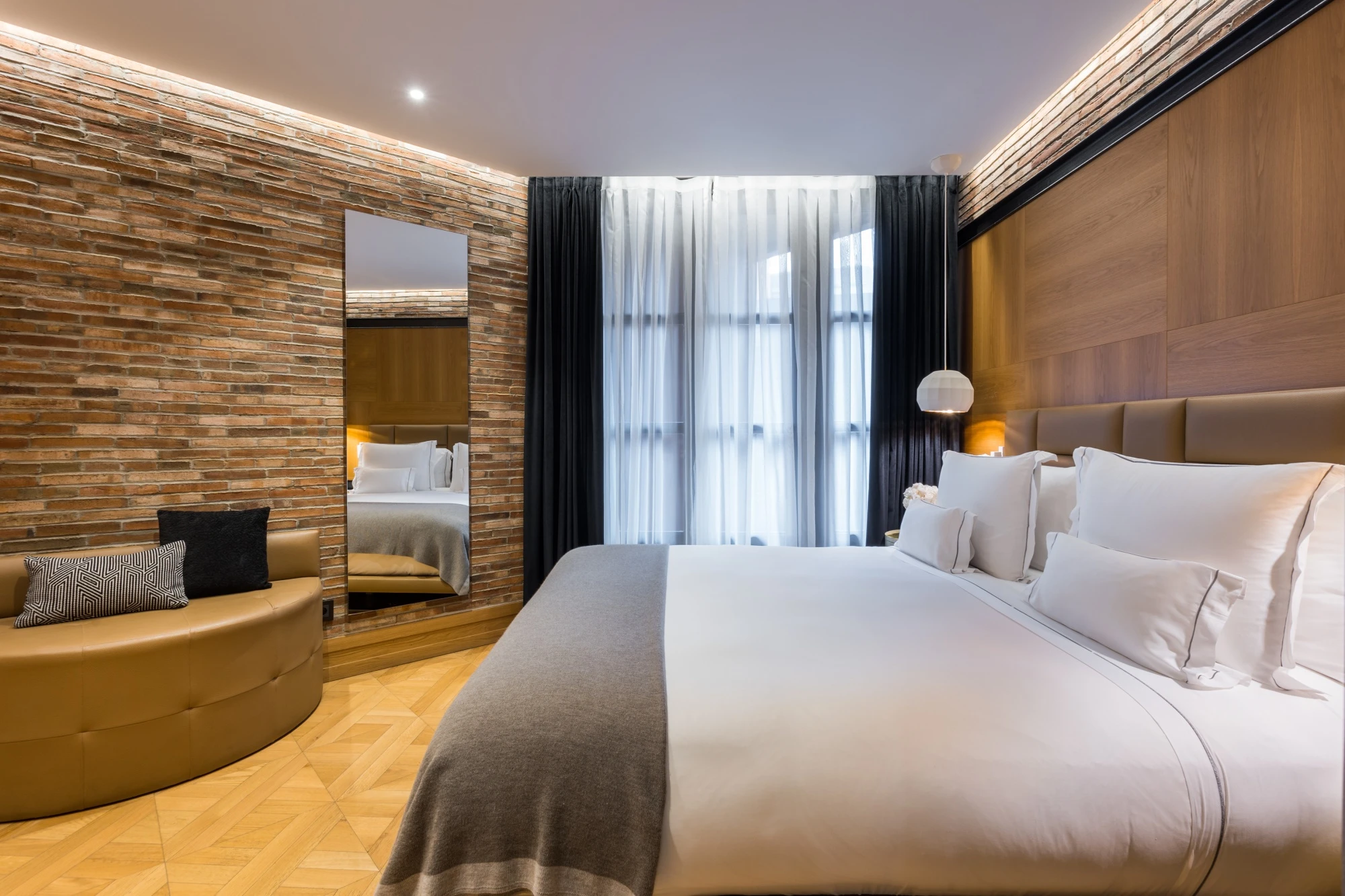 MH SUITE PATIO 851061