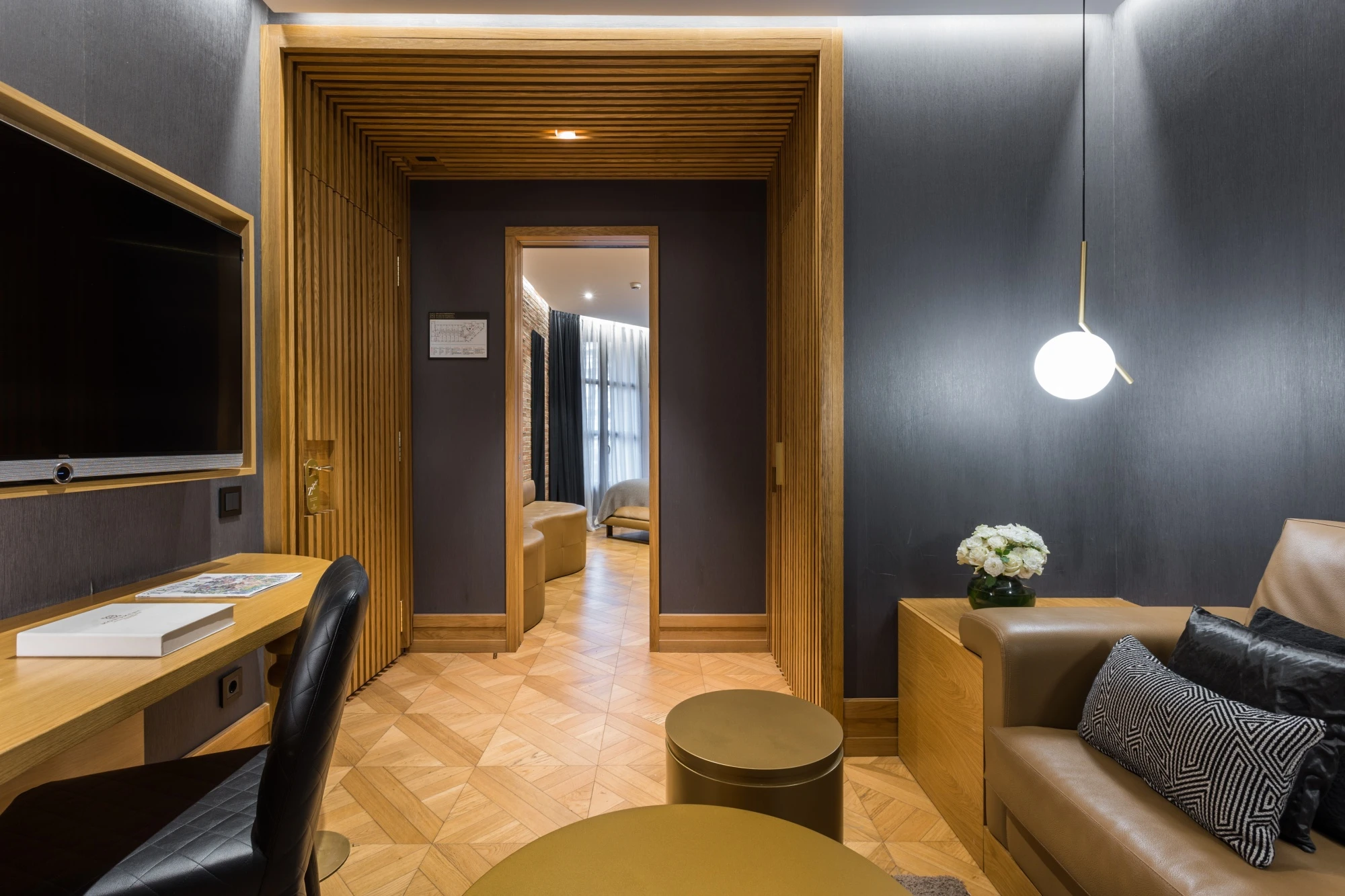 MH SUITE PATIO 851069