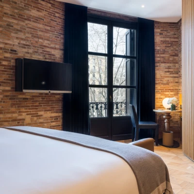 MH SUITE PG 851011 MH SUITE PG 851011