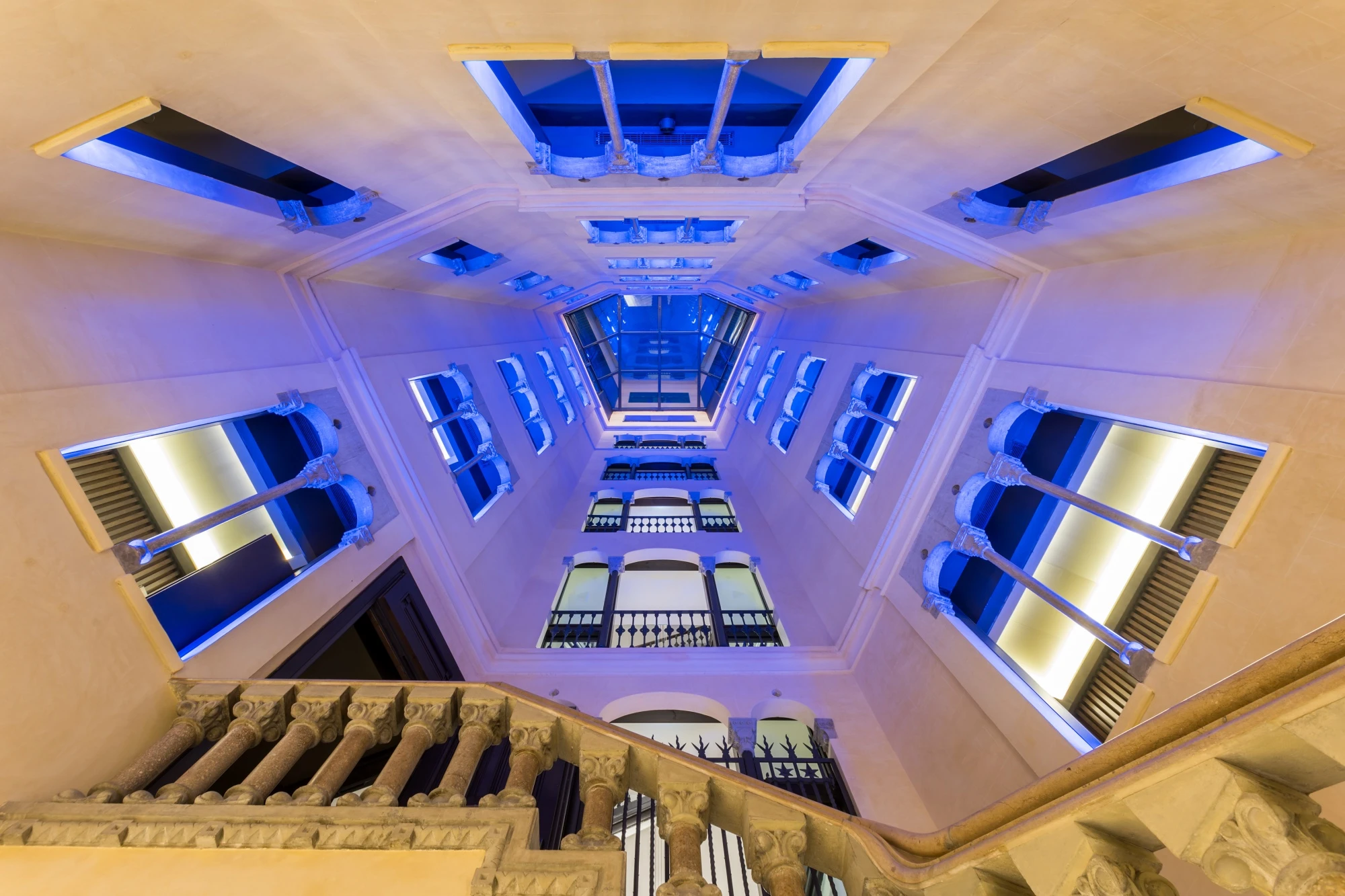 MONUMENT HOTEL 851151