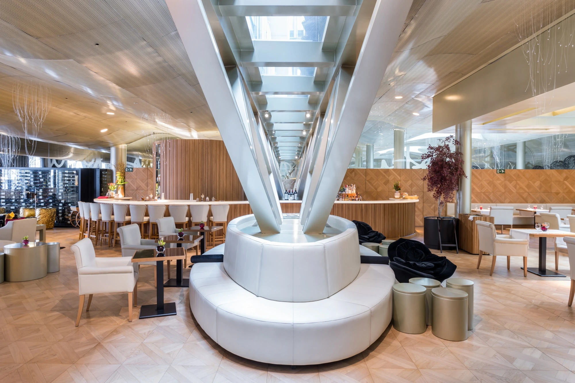 MONUMENT HOTEL 851196