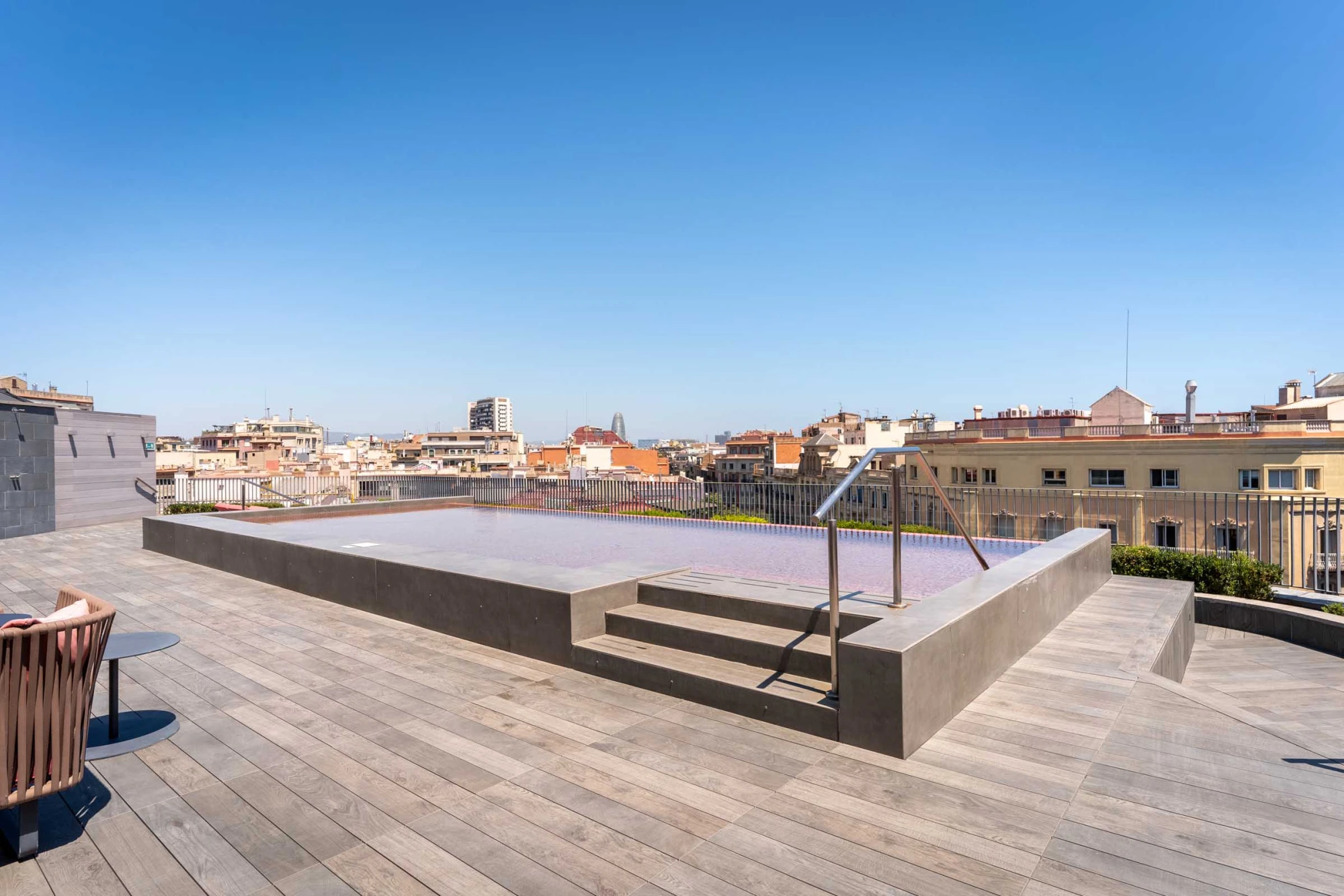 Piscina | Midtown Apartments Barcelona