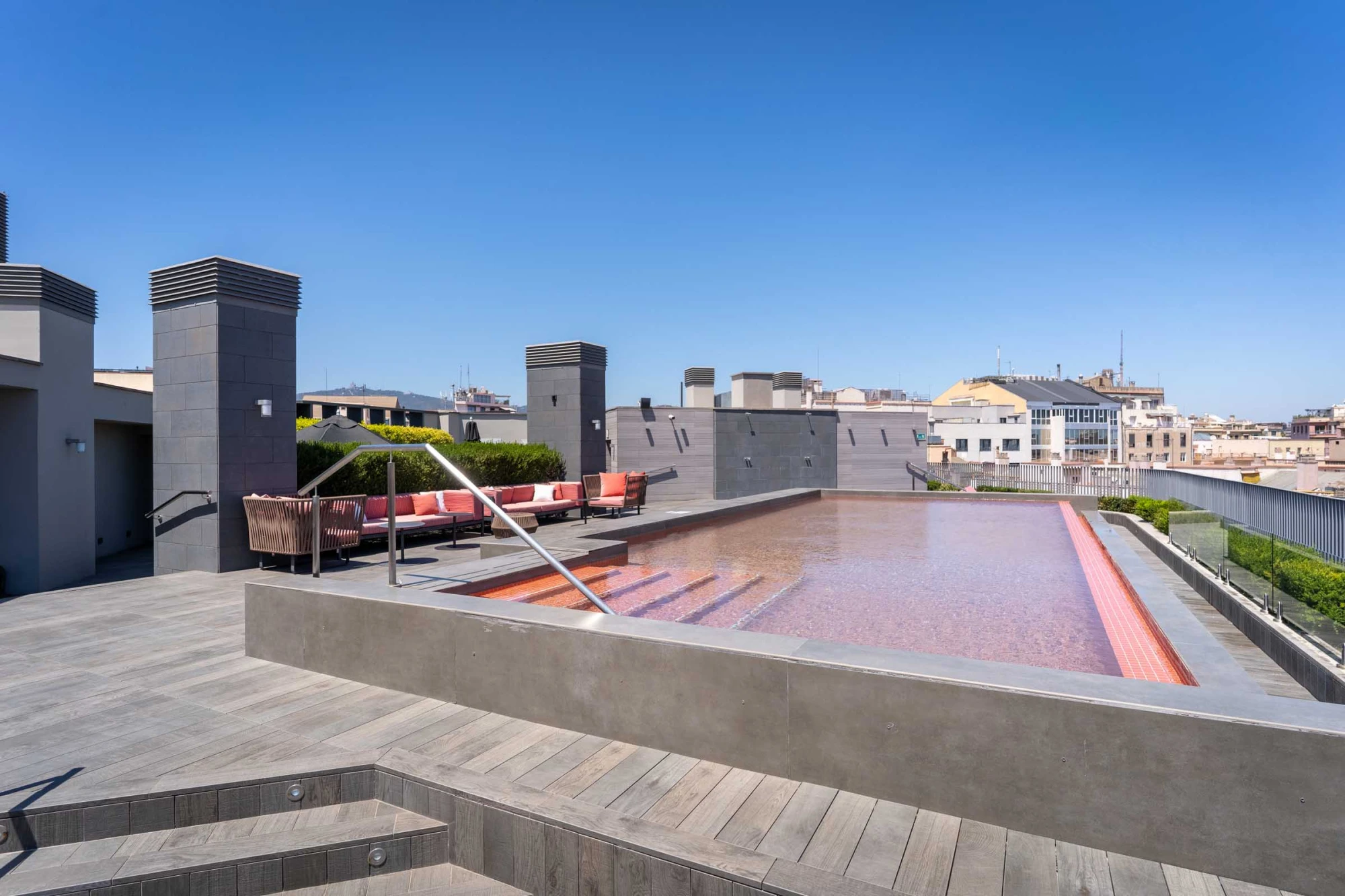 Piscina | Midtown Apartments Barcelona