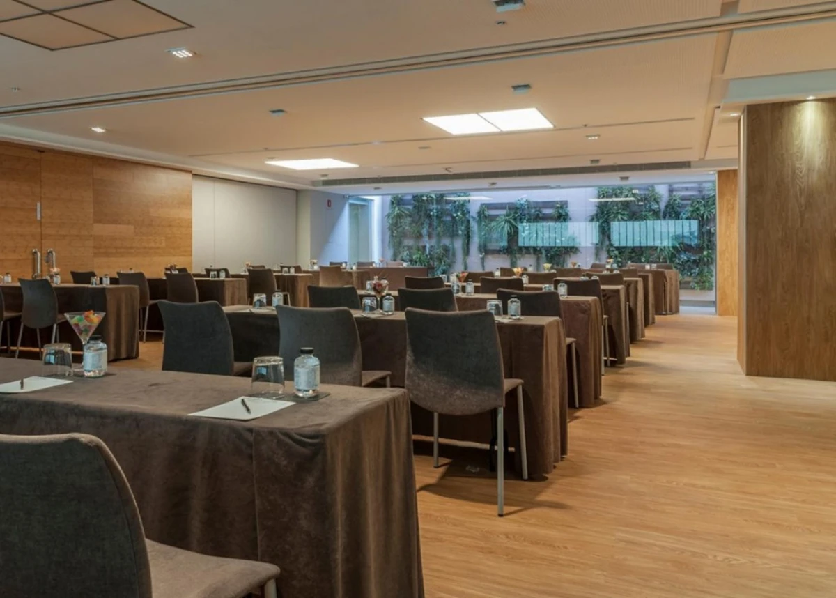 salon-burdeos-ambar-hotel-condes-de-barcelona-02-1.jpeg