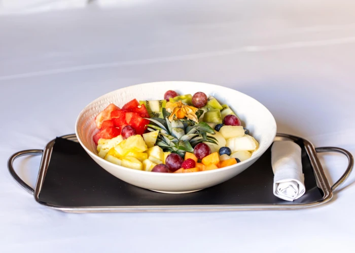 Plato de fruta cortada - Hotel 1898 Plato de fruta cortada - Hotel 1898
