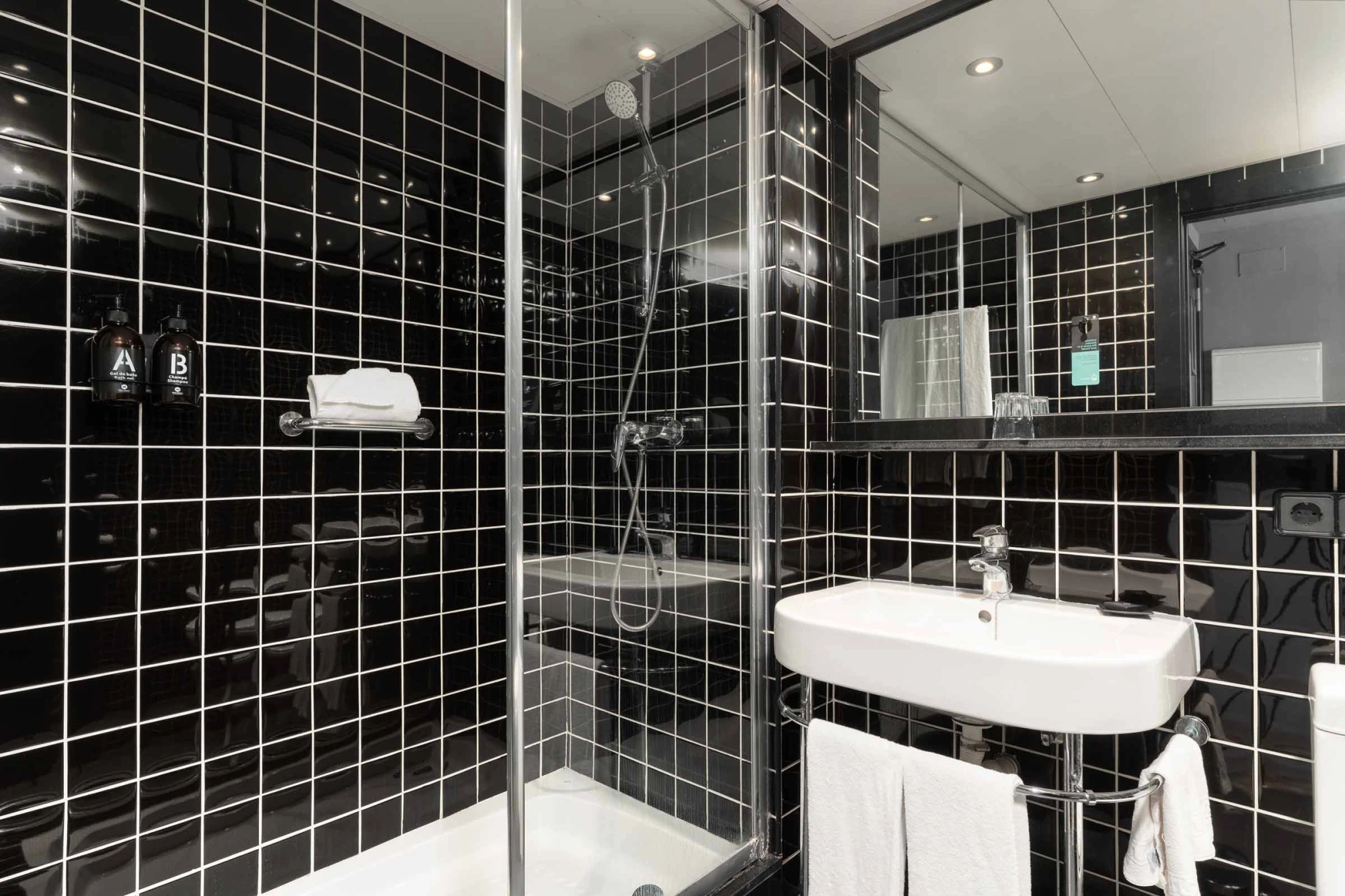 Baño - Habitación Individual | Hotel Paral·lel