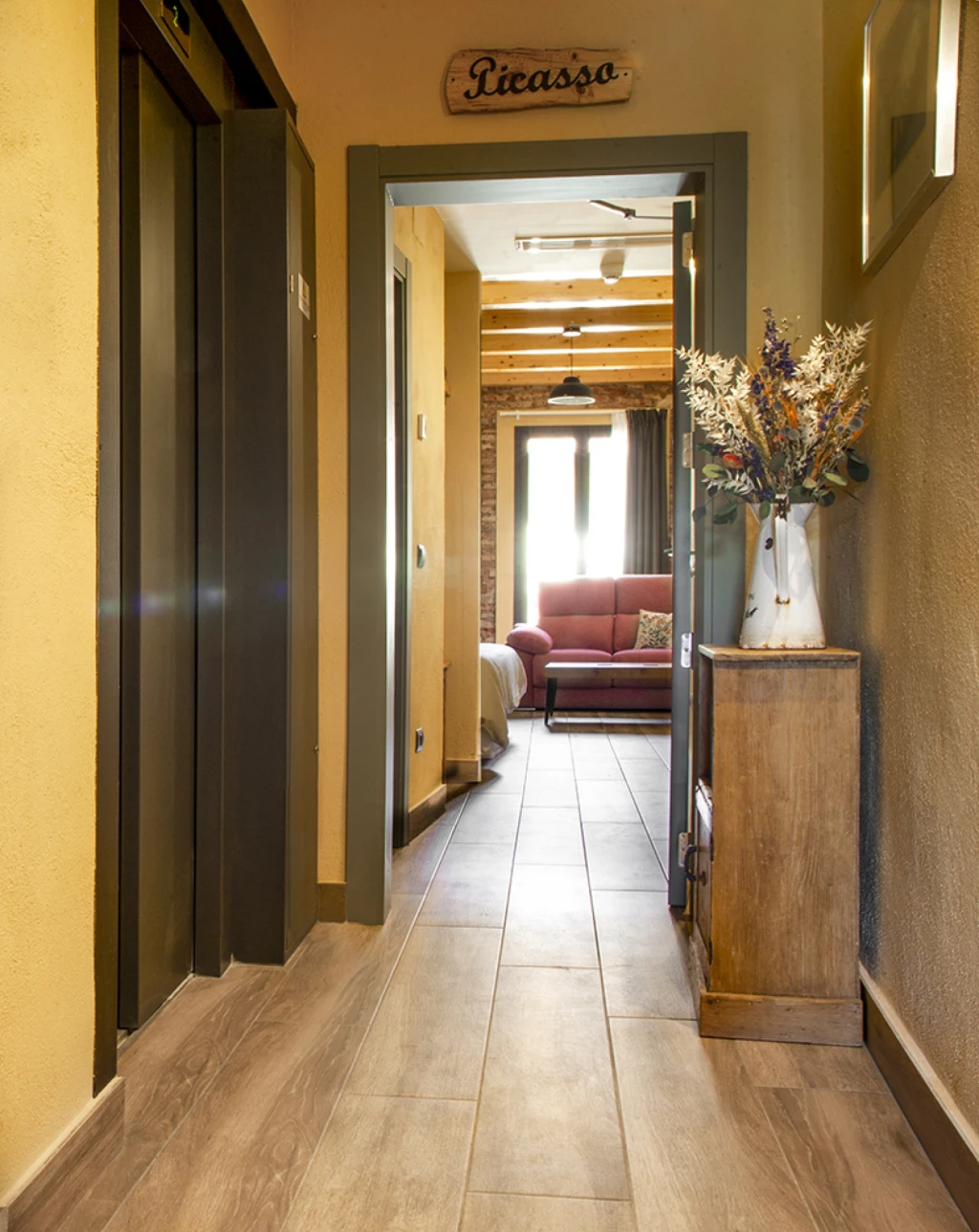 Priorat Aparthotel Hall