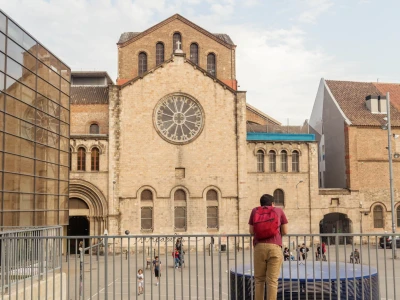 Plaça Terenci Moix | Barcelona Plaça Terenci Moix | Barcelona