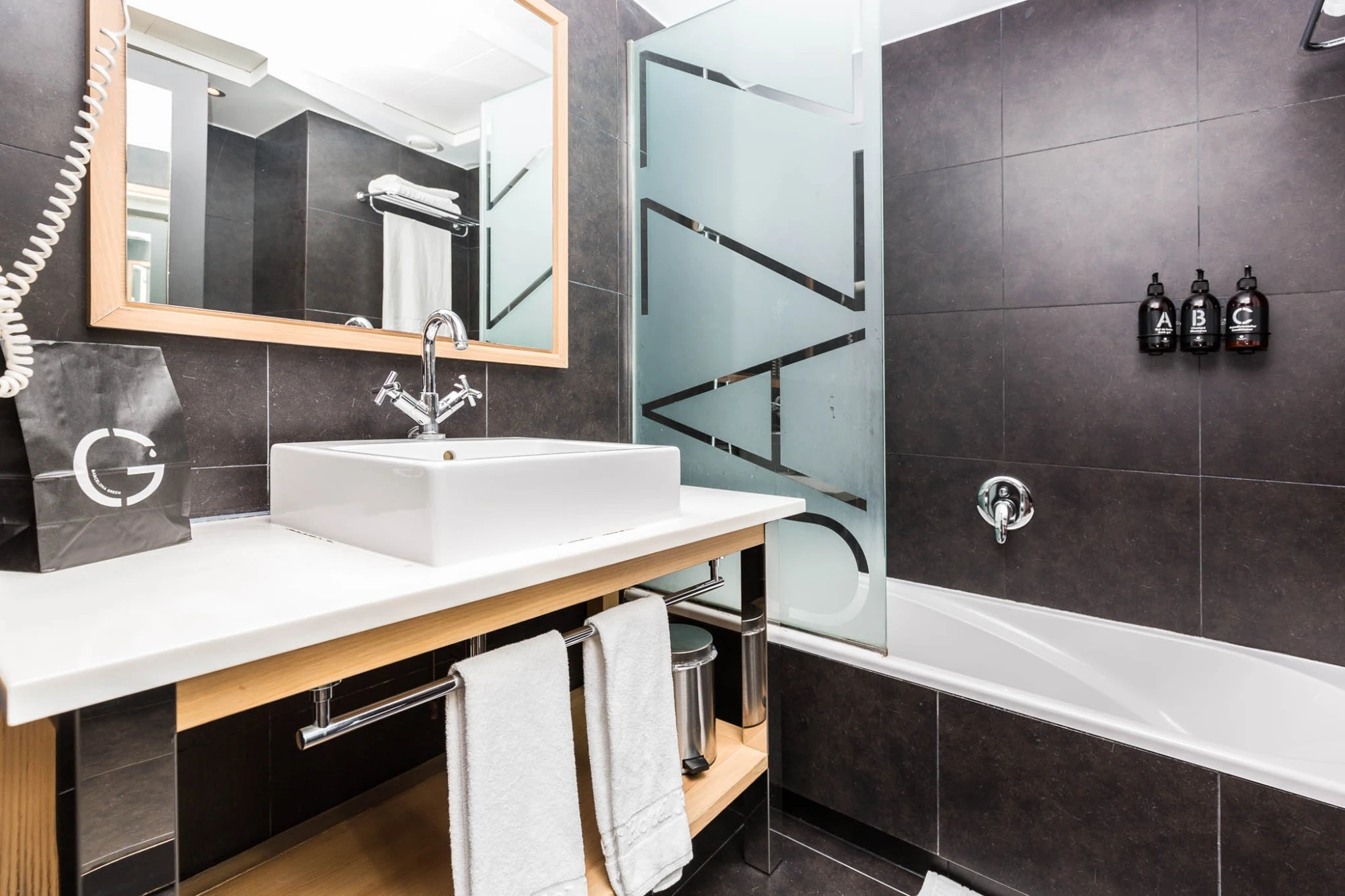 Bathroom | Hotel Jazz Barcelona