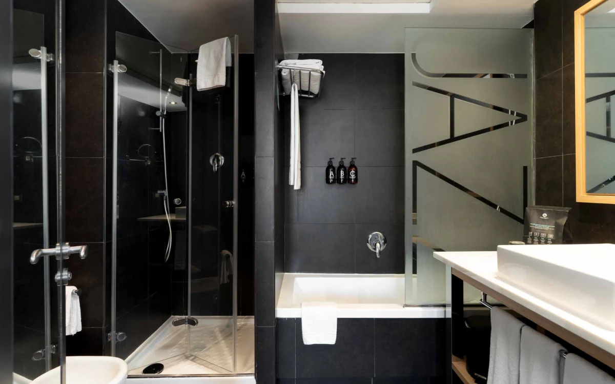 Baño - Family Deluxe | Hotel Jazz Barcelona Baño - Family Deluxe | Hotel Jazz Barcelona