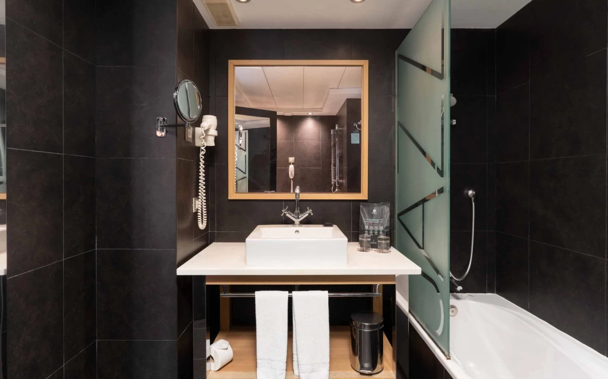 Baño - Habitación Doble | Hotel Jazz Baño - Habitación Doble | Hotel Jazz