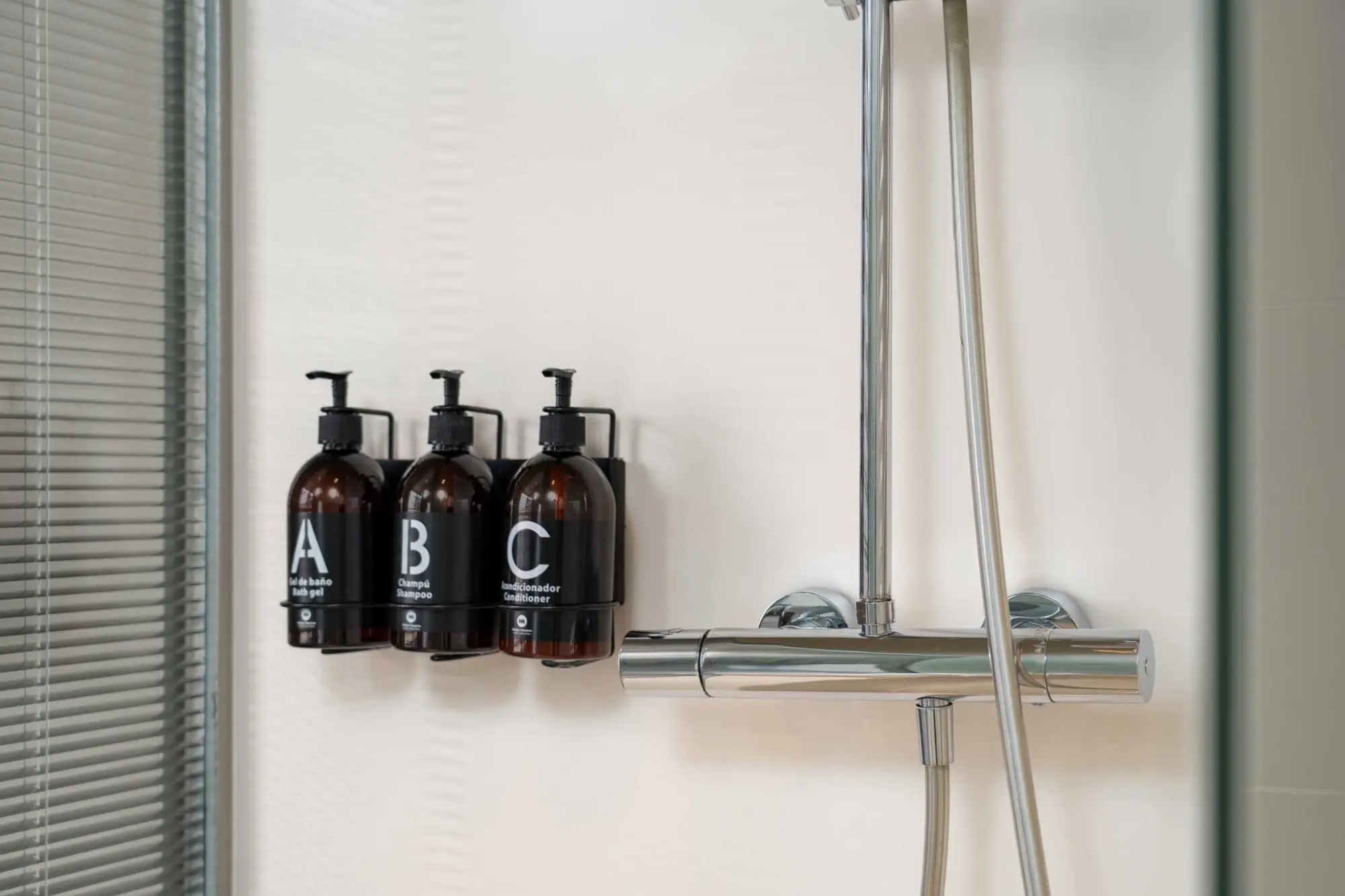 Amenities - B_Rooms | B-Hotel