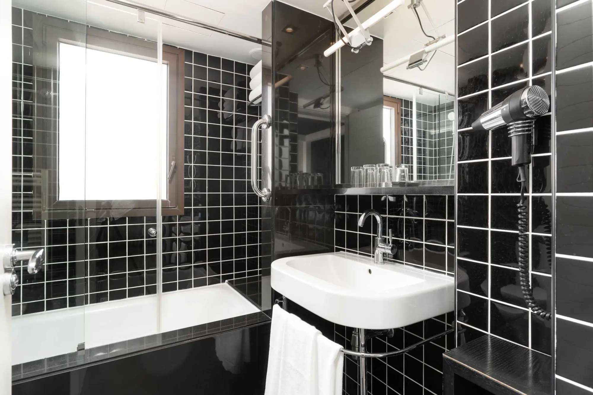 Baño - Habitación Triple | Hotel Europark