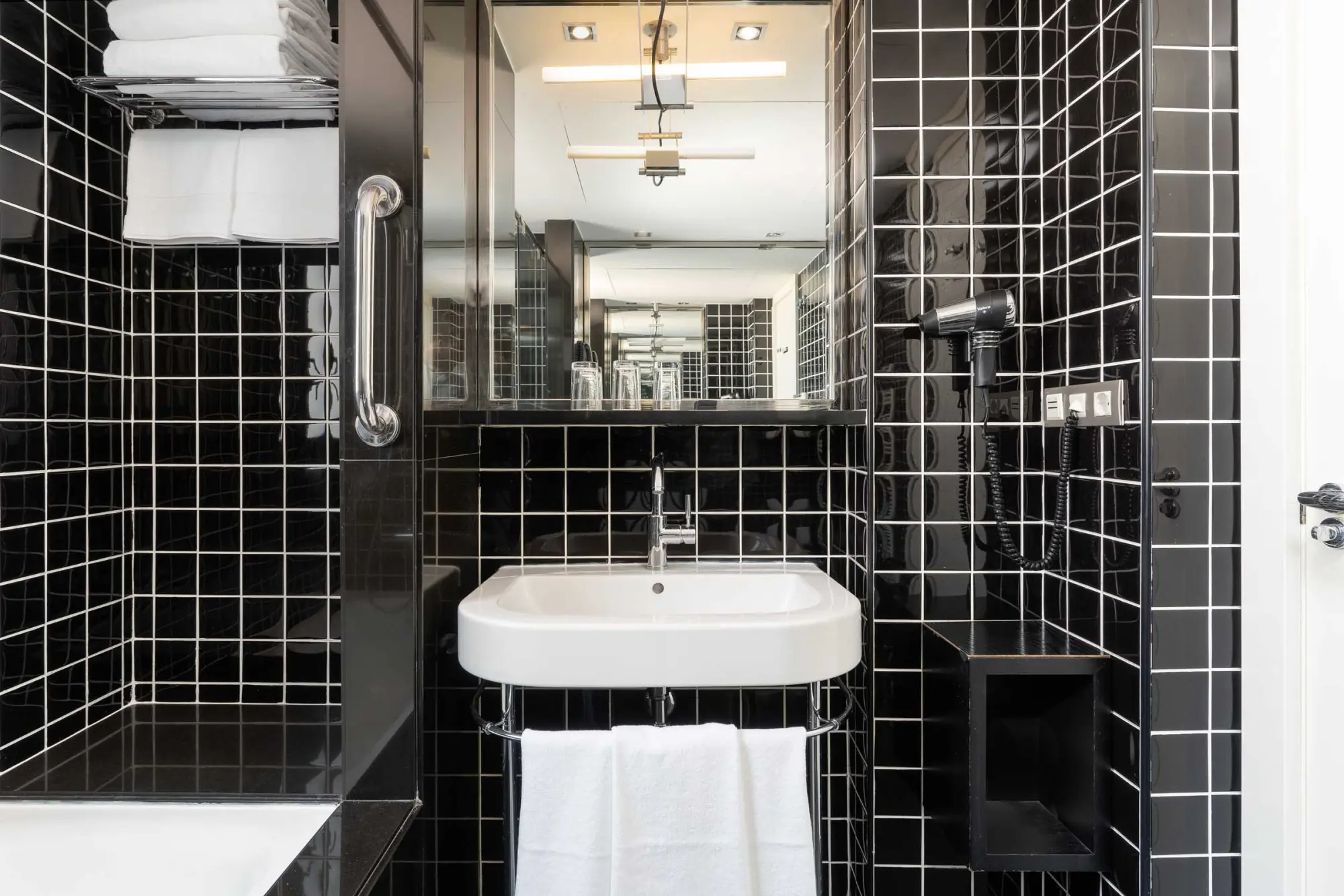 Baño - Habitación Triple | Hotel Europark