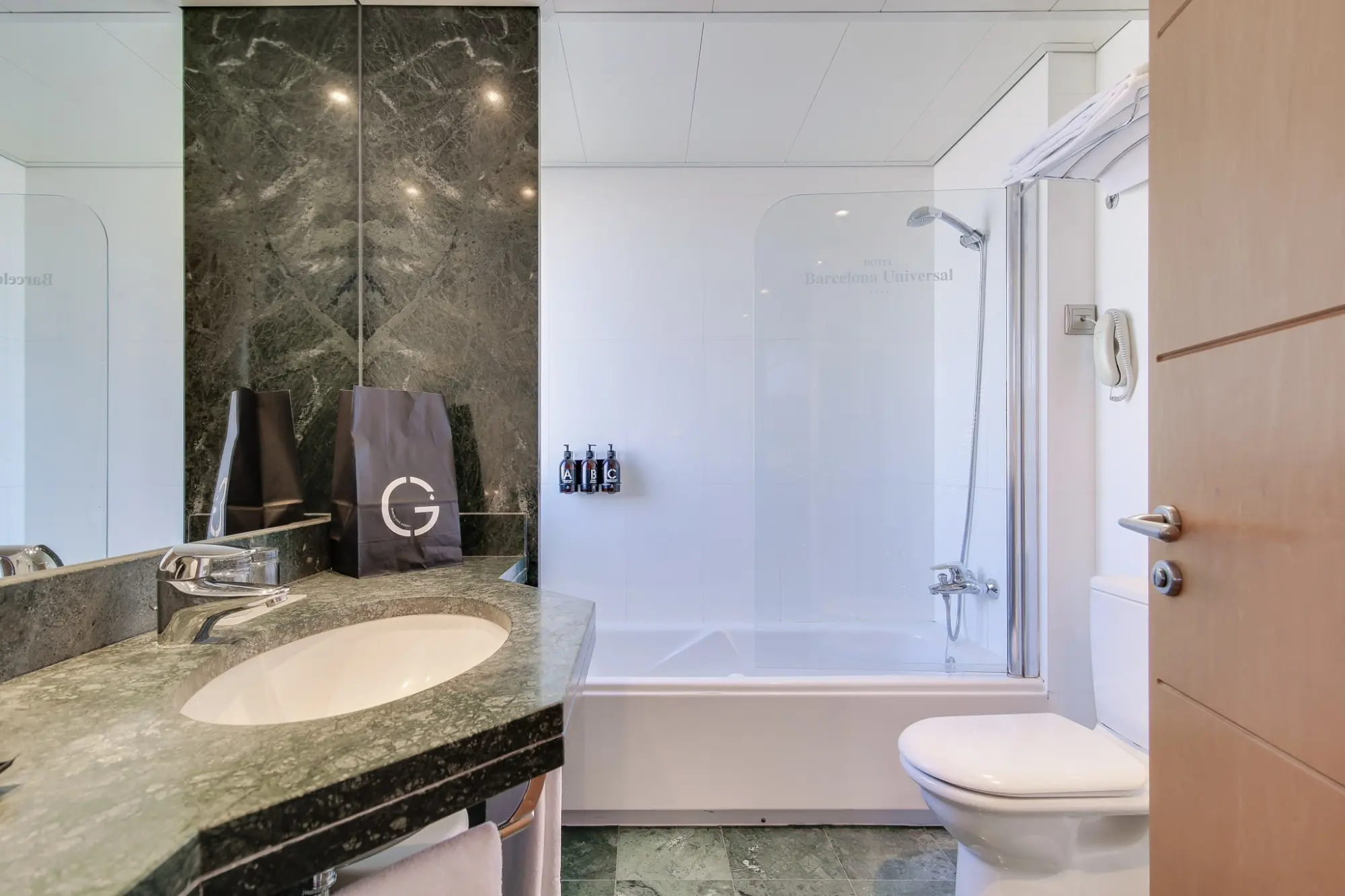 Baño - Privilege | Hotel Barcelona Universal