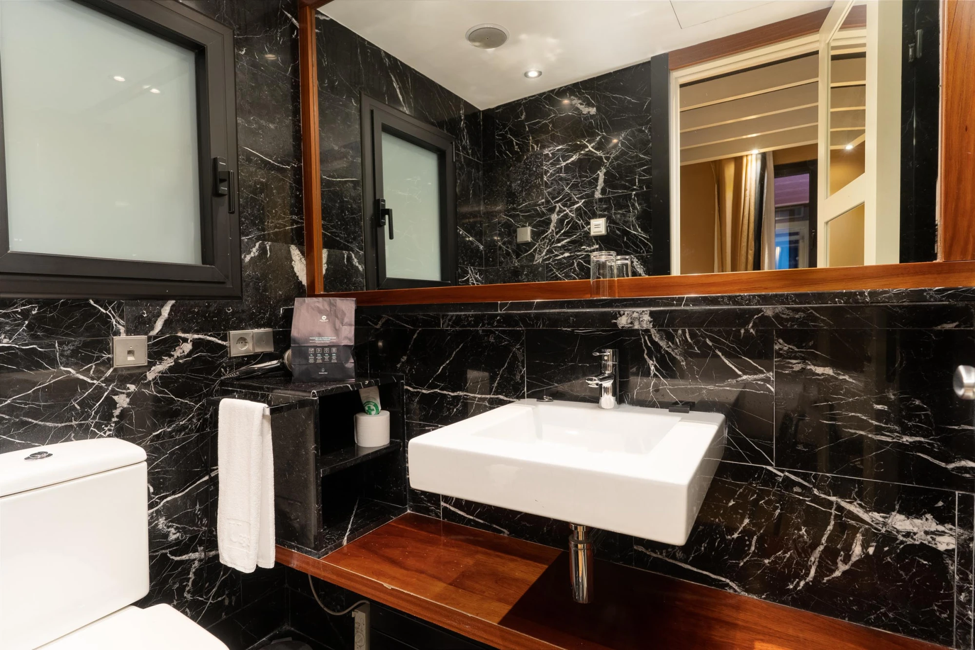 Basic Individual (806) | U232 Hotel Barcelona