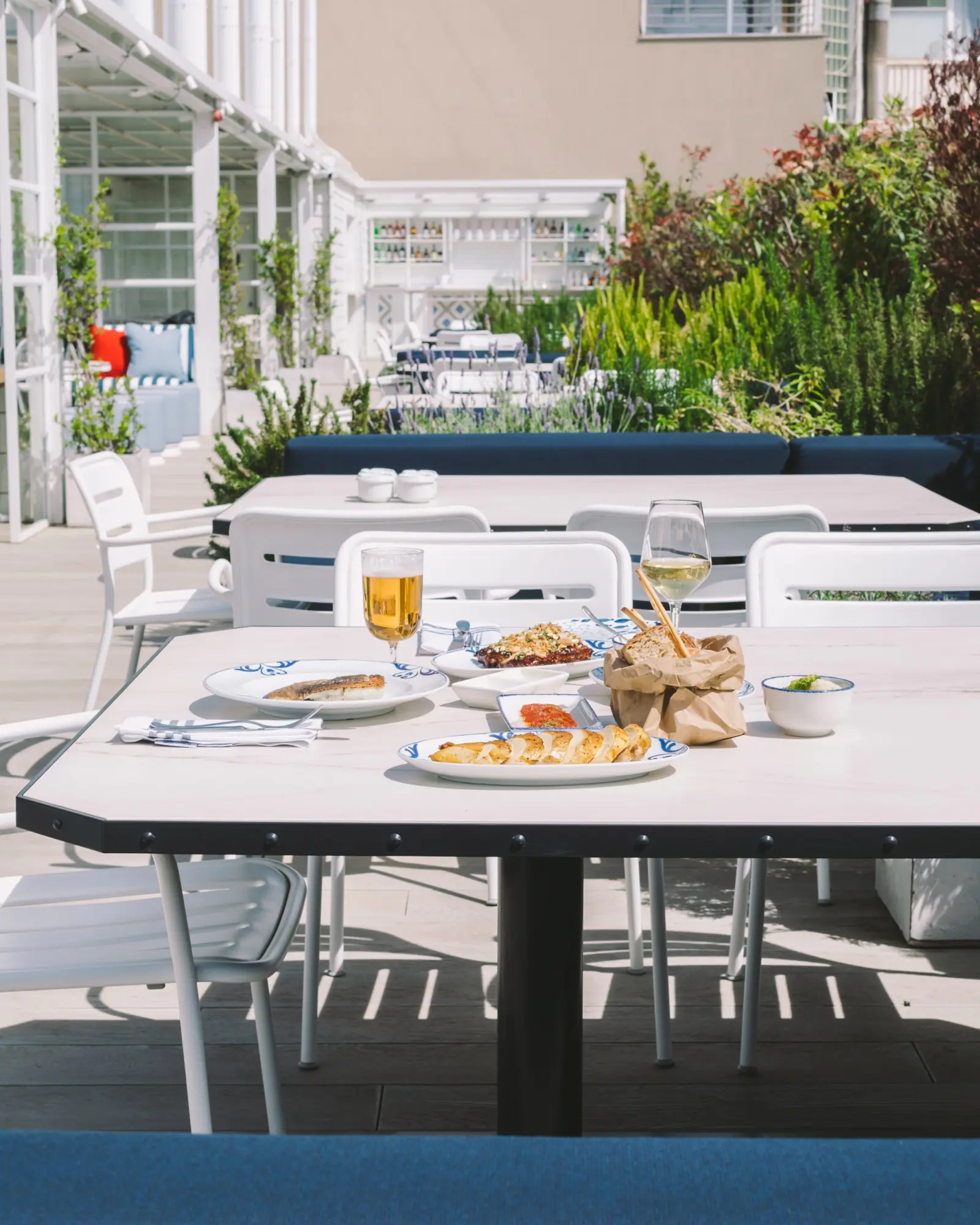 Gastro | Urban Beach Club - Seventy Barcelona
