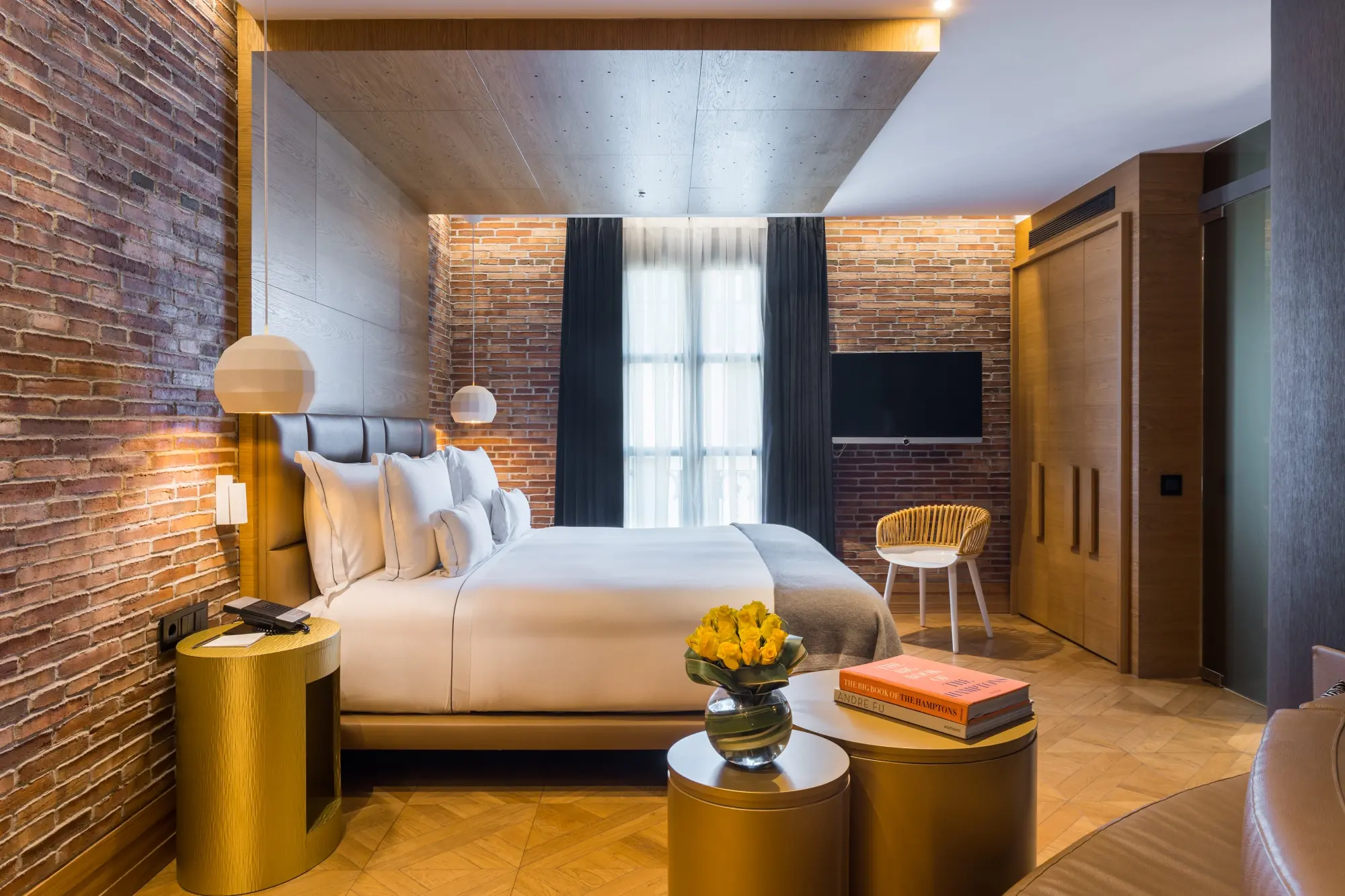 MH DELUXE ROOM